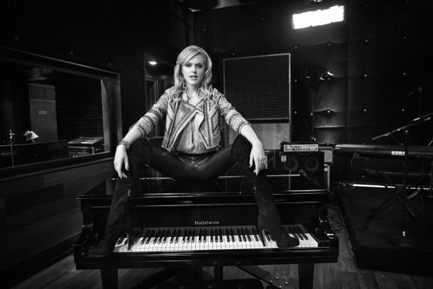 SEX&DRUGS&ROCK&ROLL - Pictured: Elaine Hendrix as Ava. CR. Danny Clinch/FX