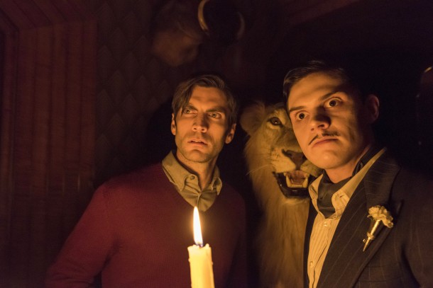 AMERICAN HORROR STORY -- "The Ten Commandments Killer" Episode 508 (Airs Wednesday, December 2, 10:00 pm/ep) Pictured: (l-r) Wes Bentley as John Lowe, Evan Peters as Mr. March. CR: Prashant Gupta/FX